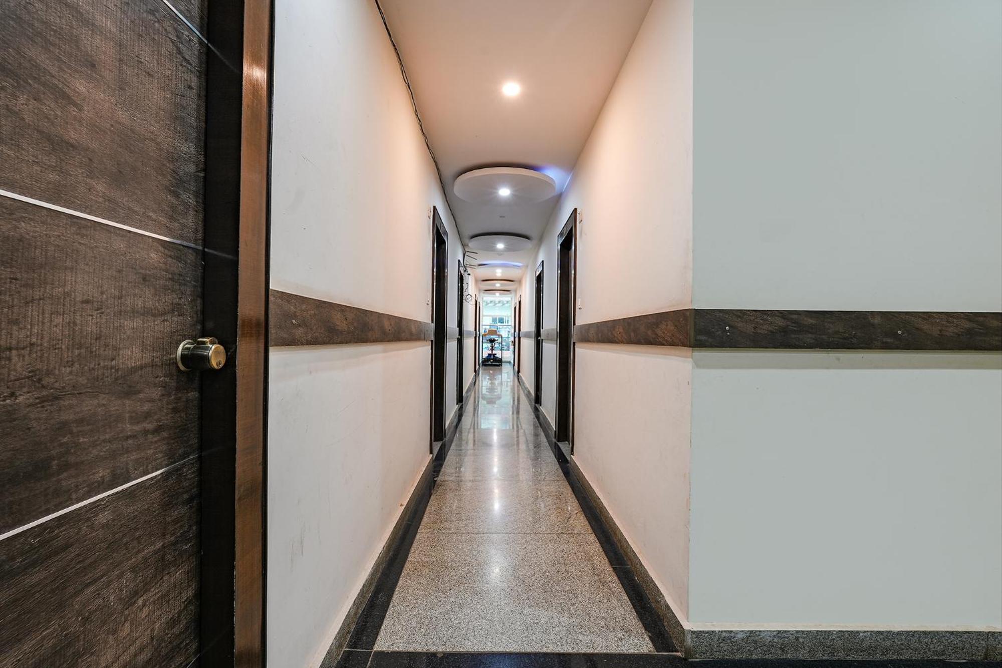 Fabexpress Metro Gs Comforts 3* Bangalore