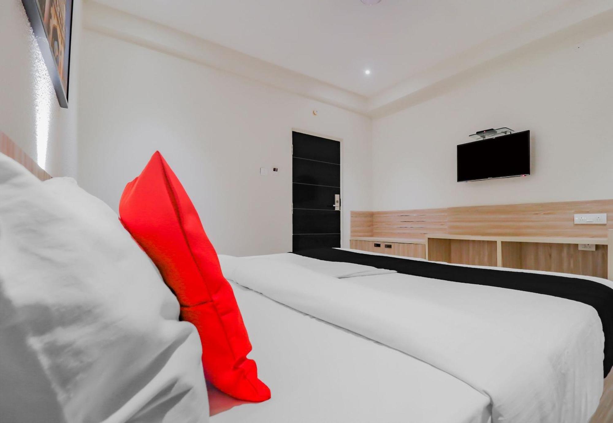 Capital O Royal Keys Near Brookfield Mall, Aecs Layout Bangalore