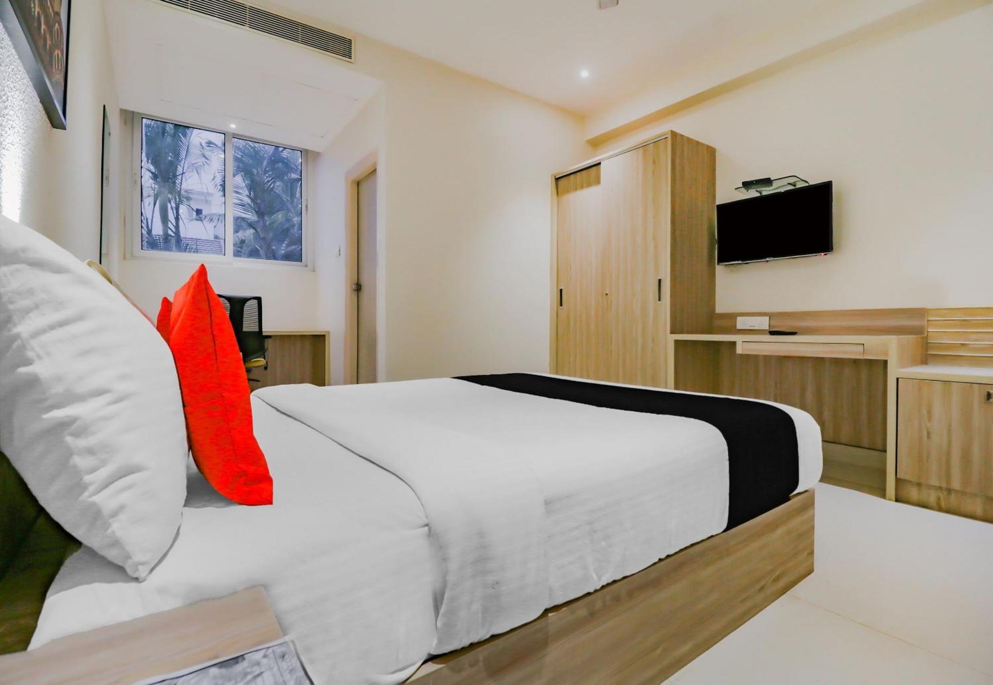 Capital O Royal Keys Near Brookfield Mall, Aecs Layout Hotel Bangalore