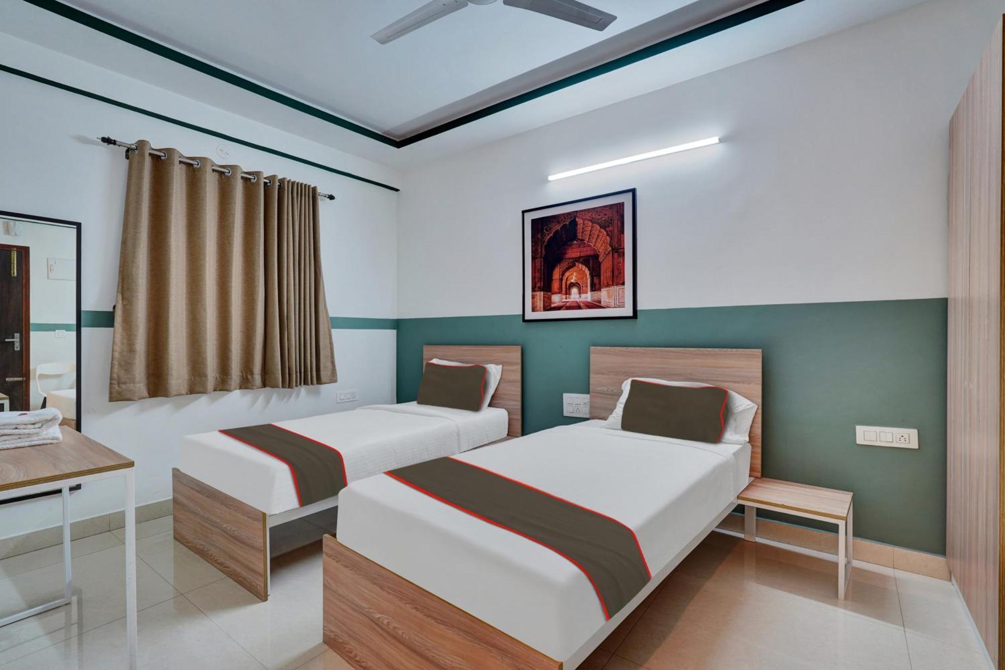 Super Oyo Collection O The Grand Budget Hotel