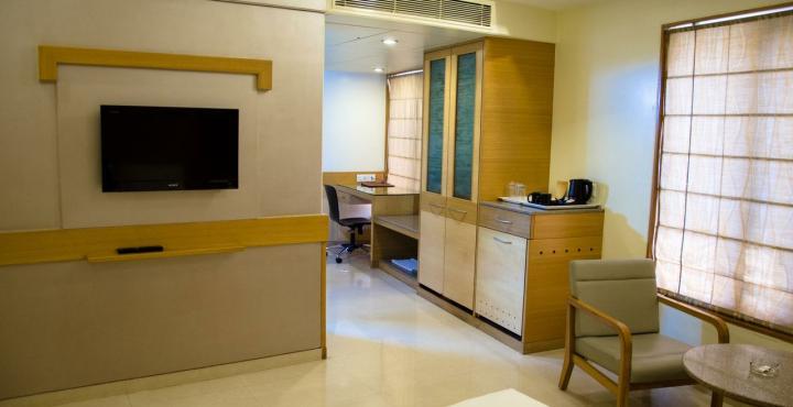 Hotel Crn Canary Bangalore