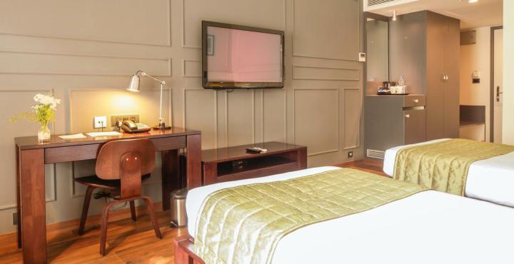 Hotel Escape & 4*
