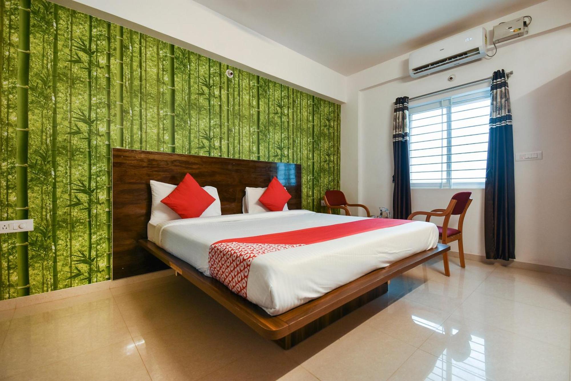 Hotel Oyo Flagship 65924 Balaji Luxury 3*
