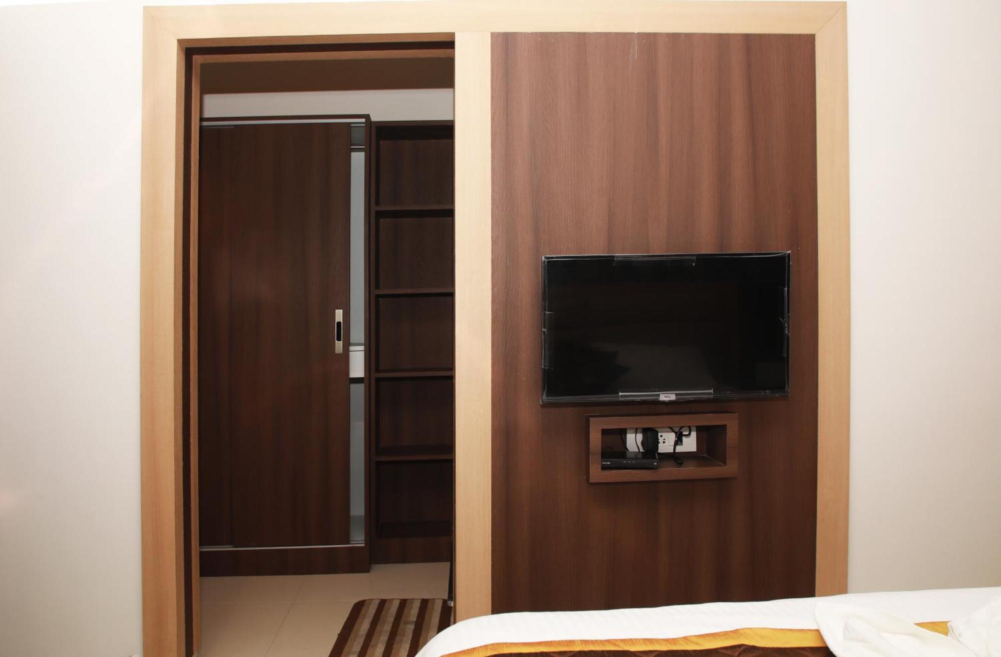 Hotel Vishal Grand Luxury 3*