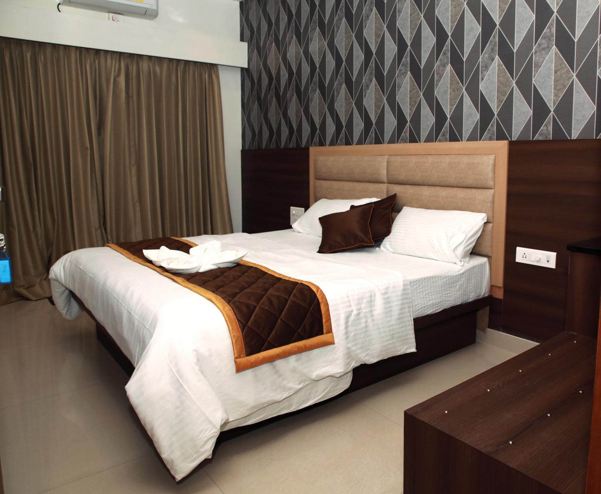 Vishal Grand Luxury Hotel