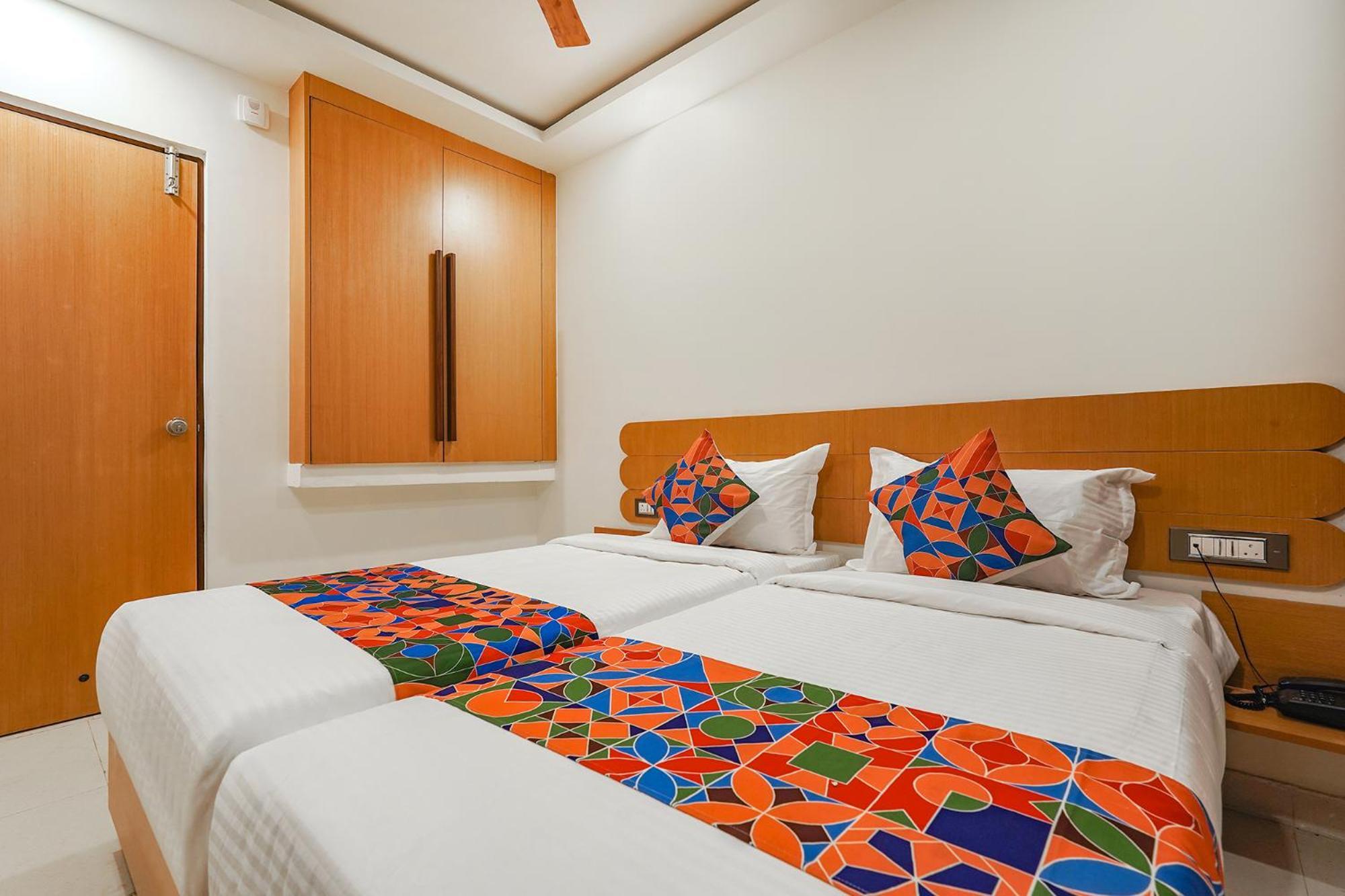 Hotel Fabexpress Grand View - Nr Nexus Mall Koramangala
