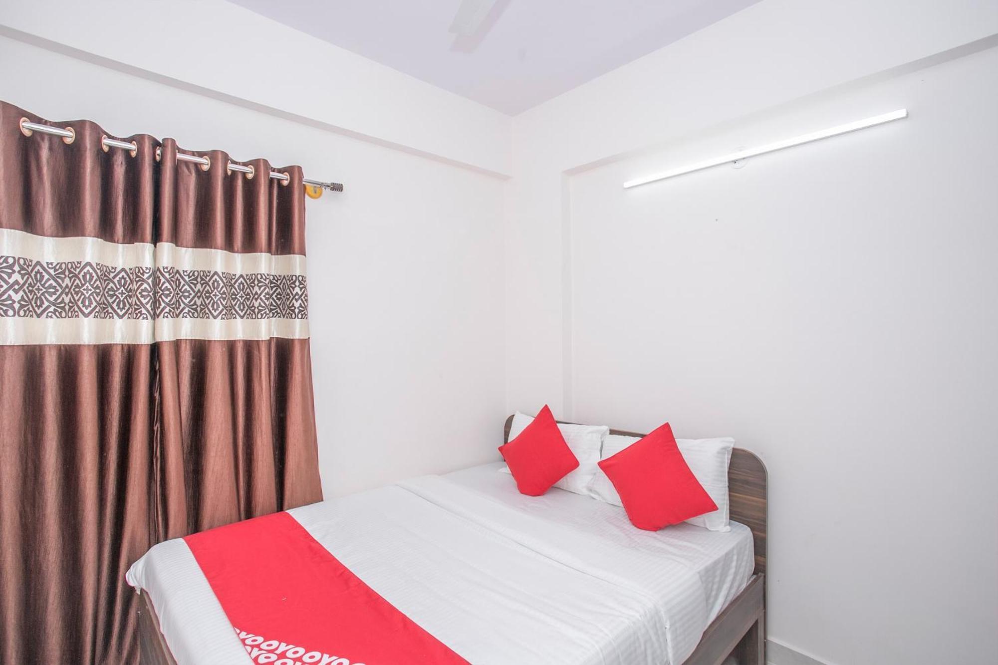 Hotel Oyo 13120 Ambrosia 3*