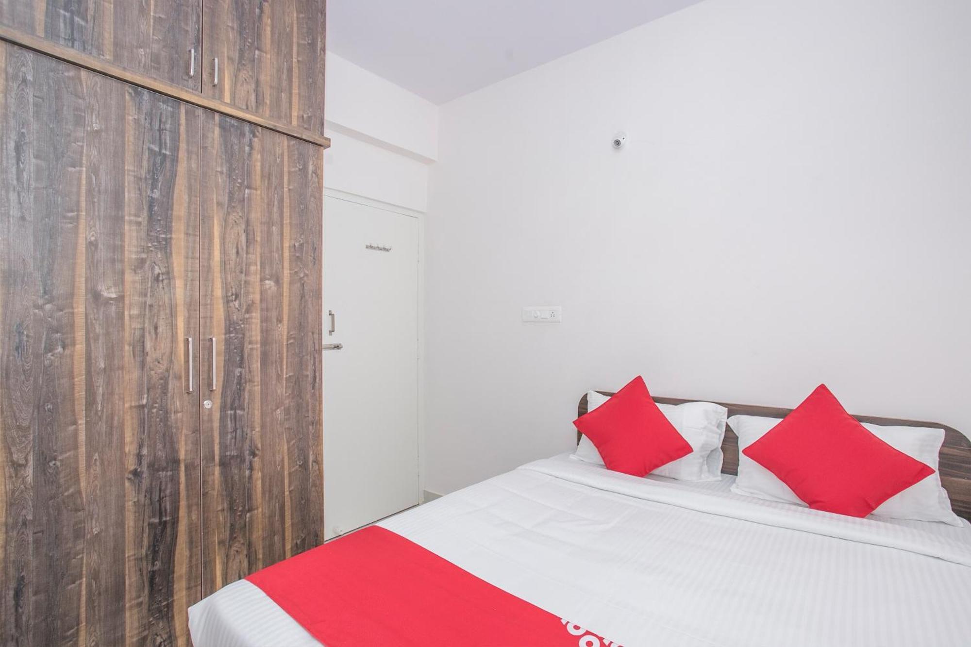 Hotel Oyo 13120 Ambrosia 3*