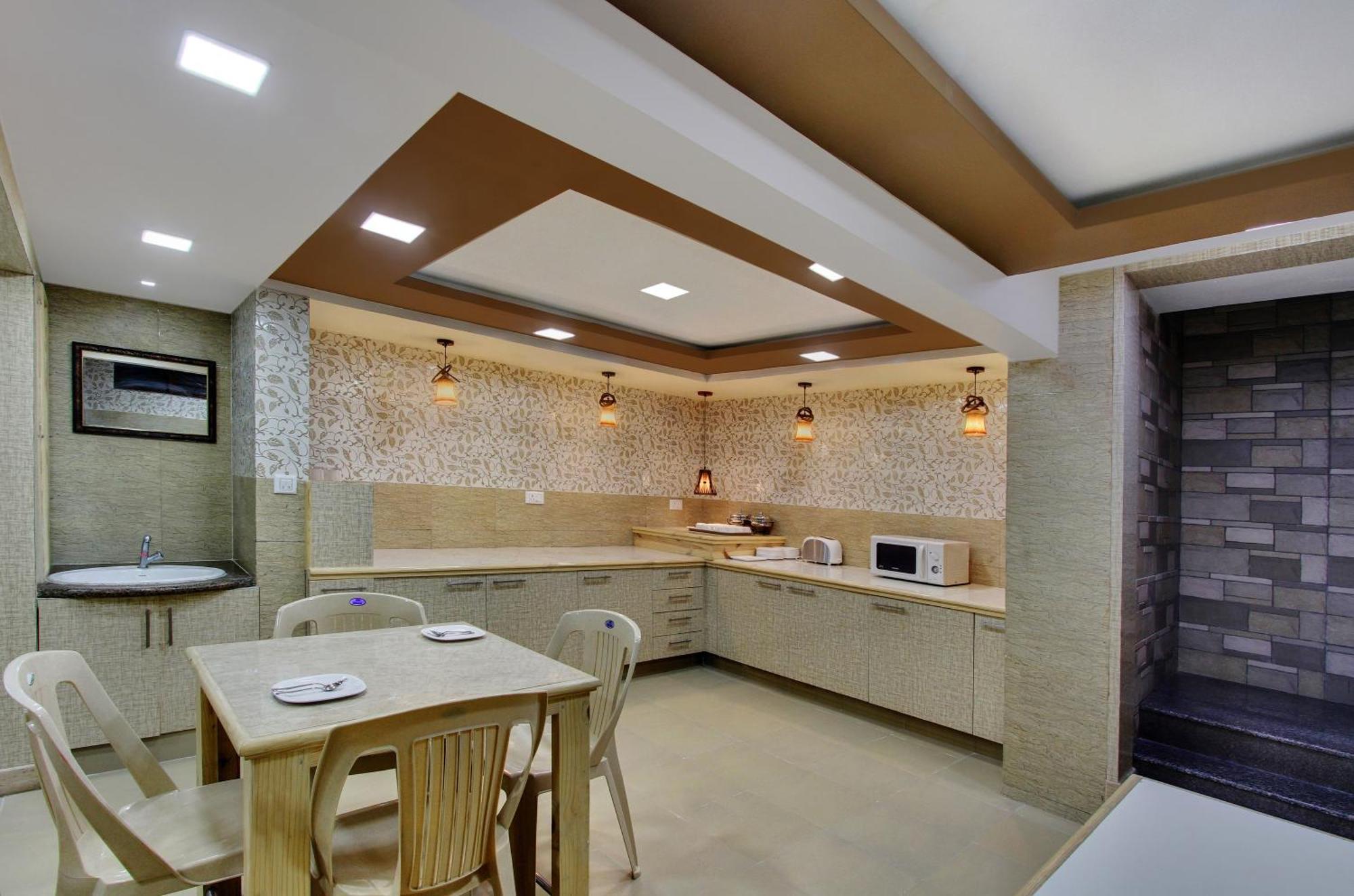 Bluemoon Comforts Hotel Bangalore