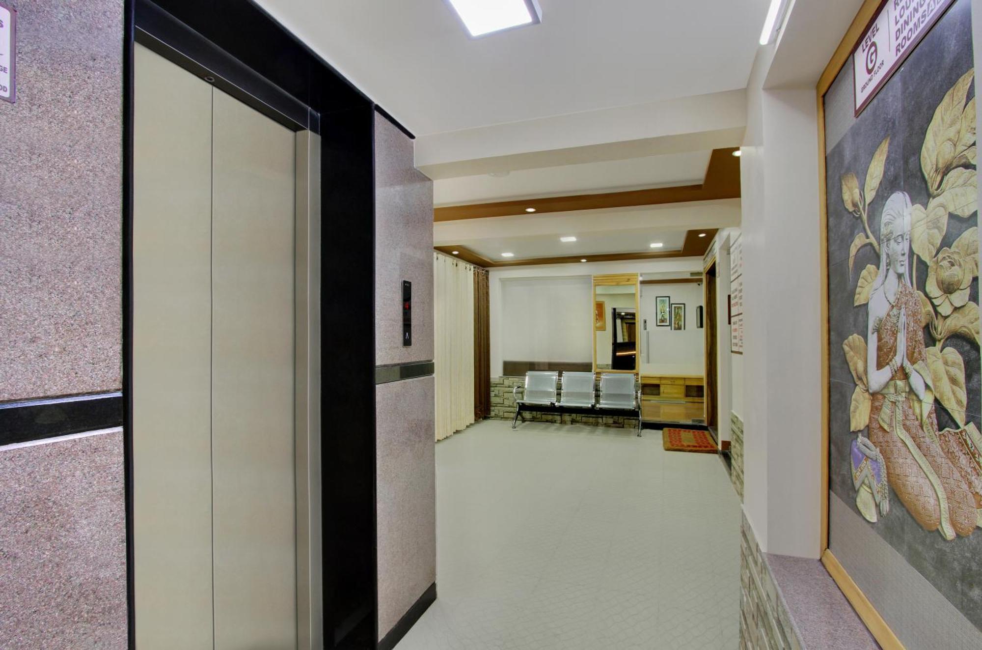 Bluemoon Comforts 3* Bangalore