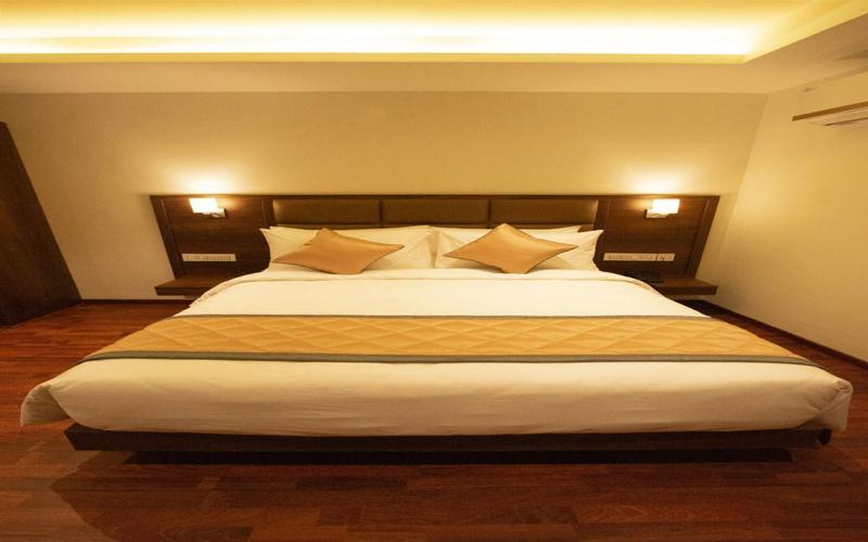 O Nar Comforts Near Ksr Railway Station Hotel 4*