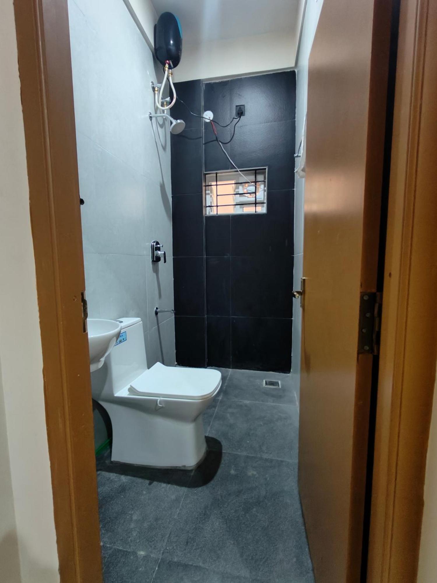 Apartment 2 Bedroom Near Vijayanagar, *