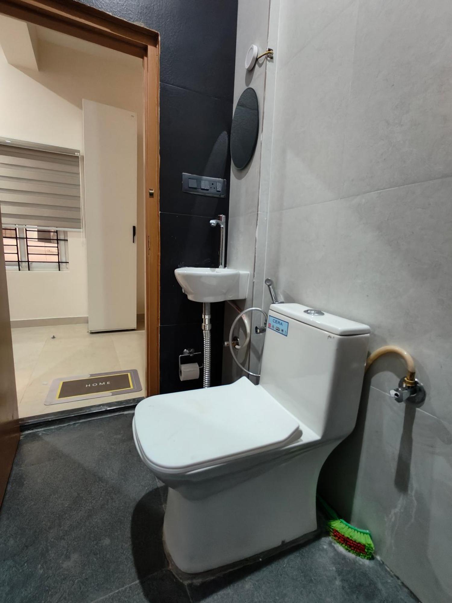 Apartment 2 Bedroom Near Vijayanagar, *