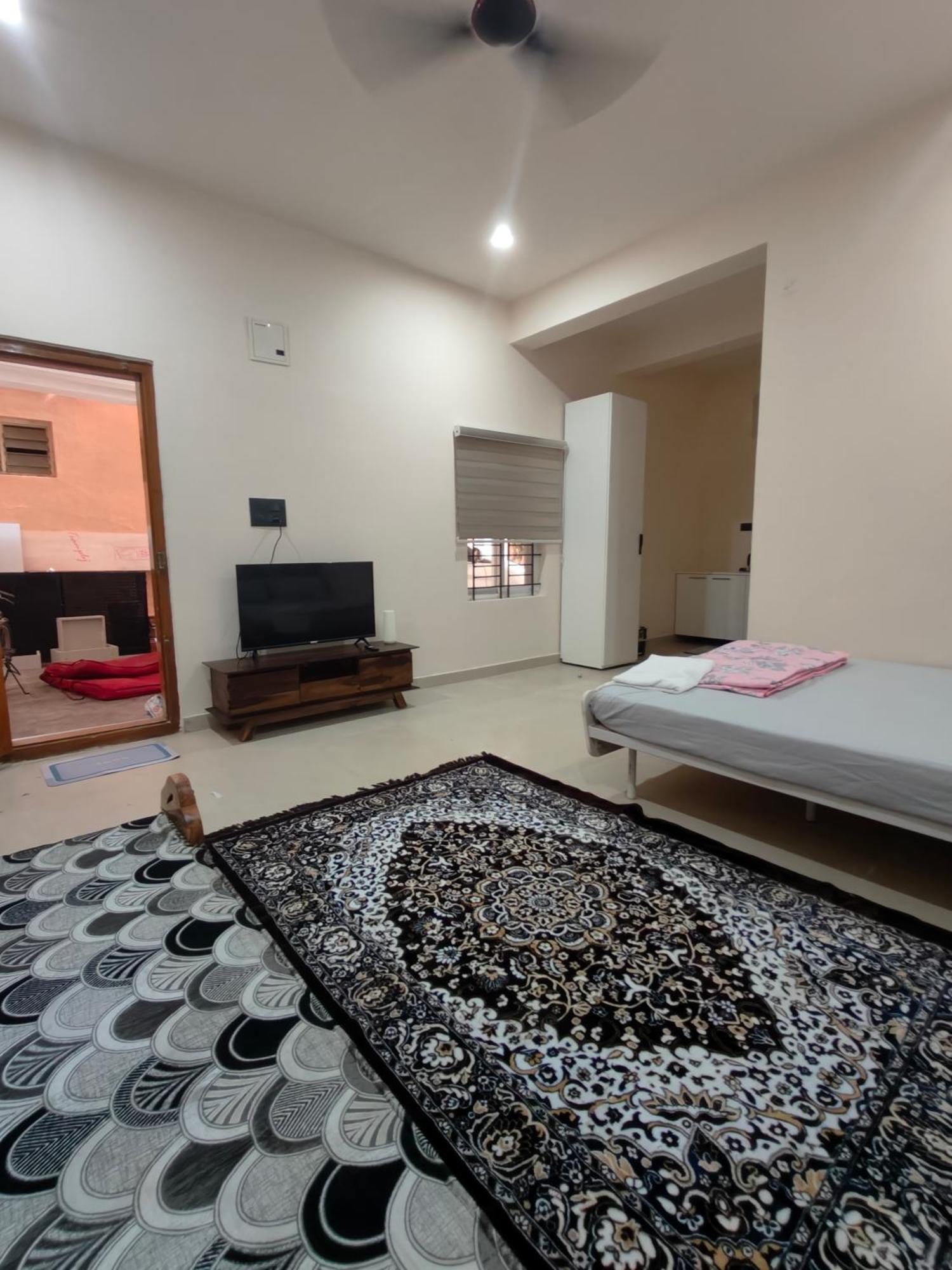 2 Bedroom Near Vijayanagar, * Bangalore