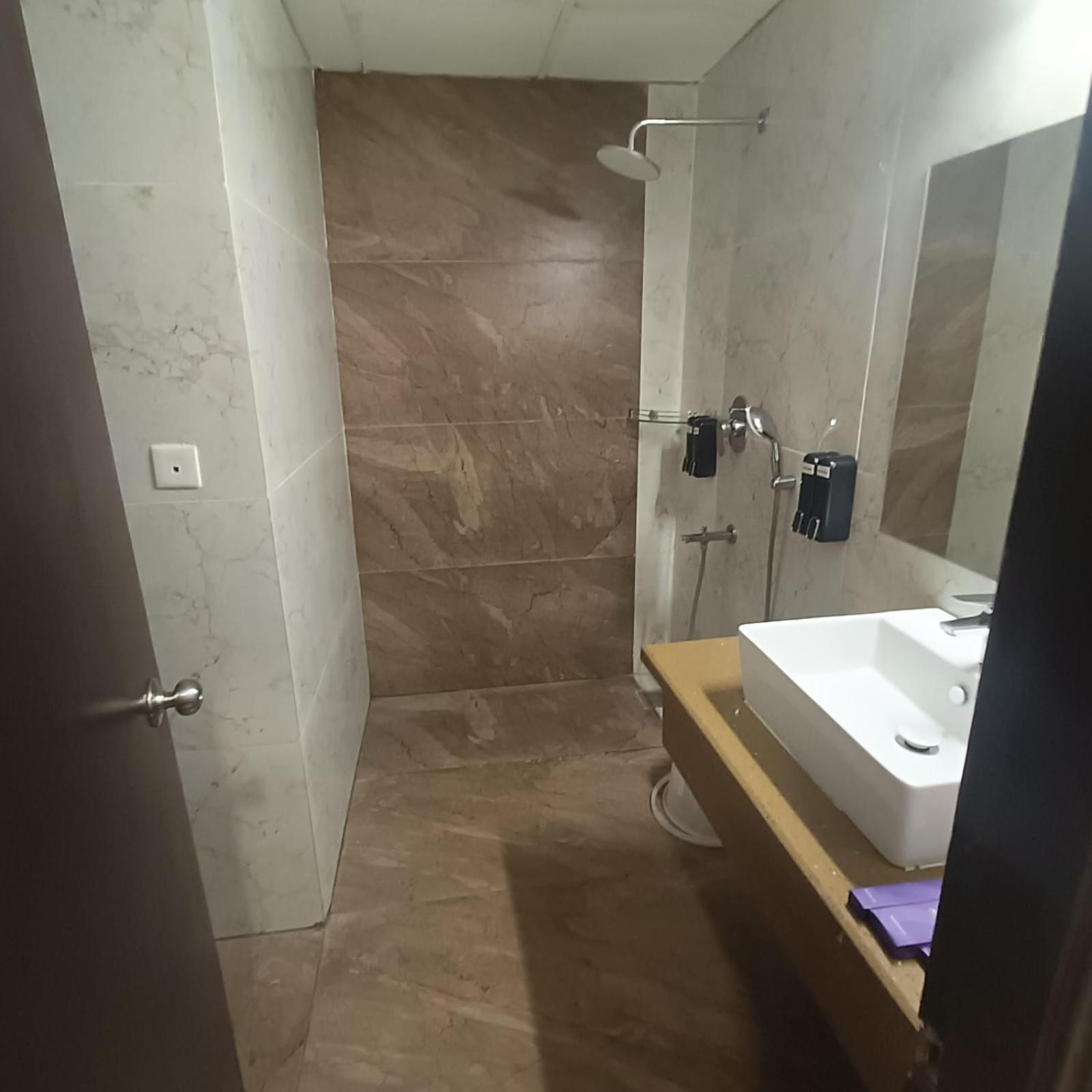 Astra & Whitefield Near To Nallurahalli Metro Station And Ktpo 3* Bangalore