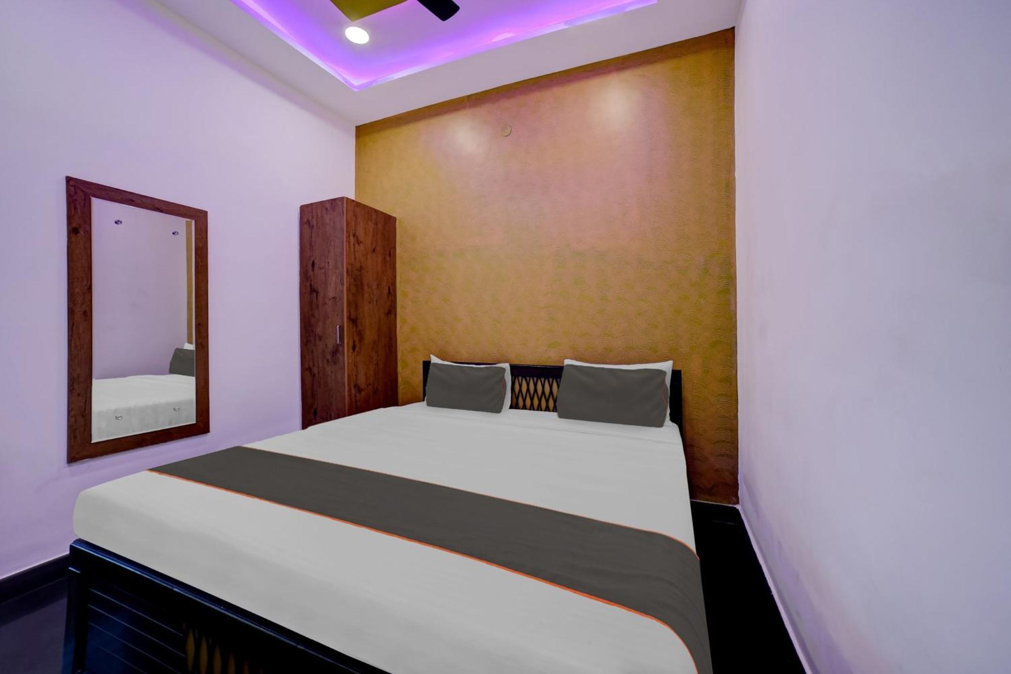 Hotel Collection O 81063 Day And Night Residency 3*