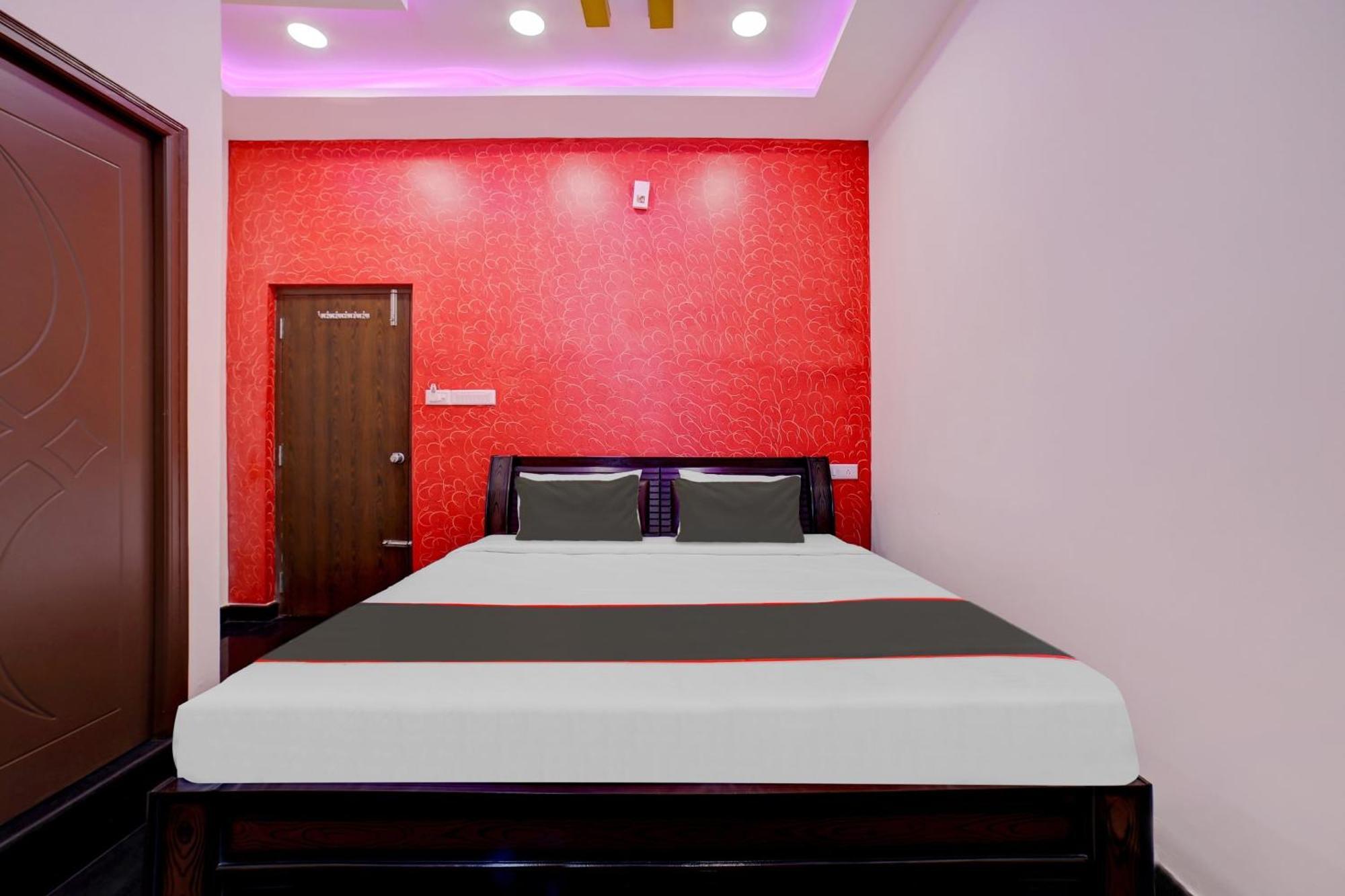 Hotel Collection O 81063 Day And Night Residency