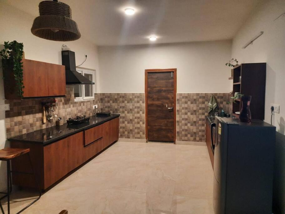Villa The Rusticvibe-villa With Garden 30 Km Frm Ecity