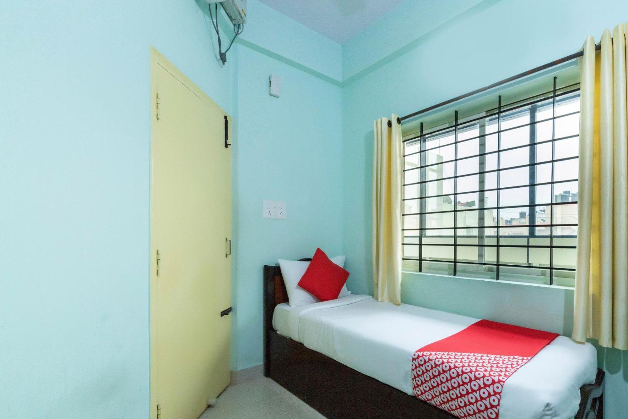 Oyo Ramana Near Hare Krishna Hill Hotel