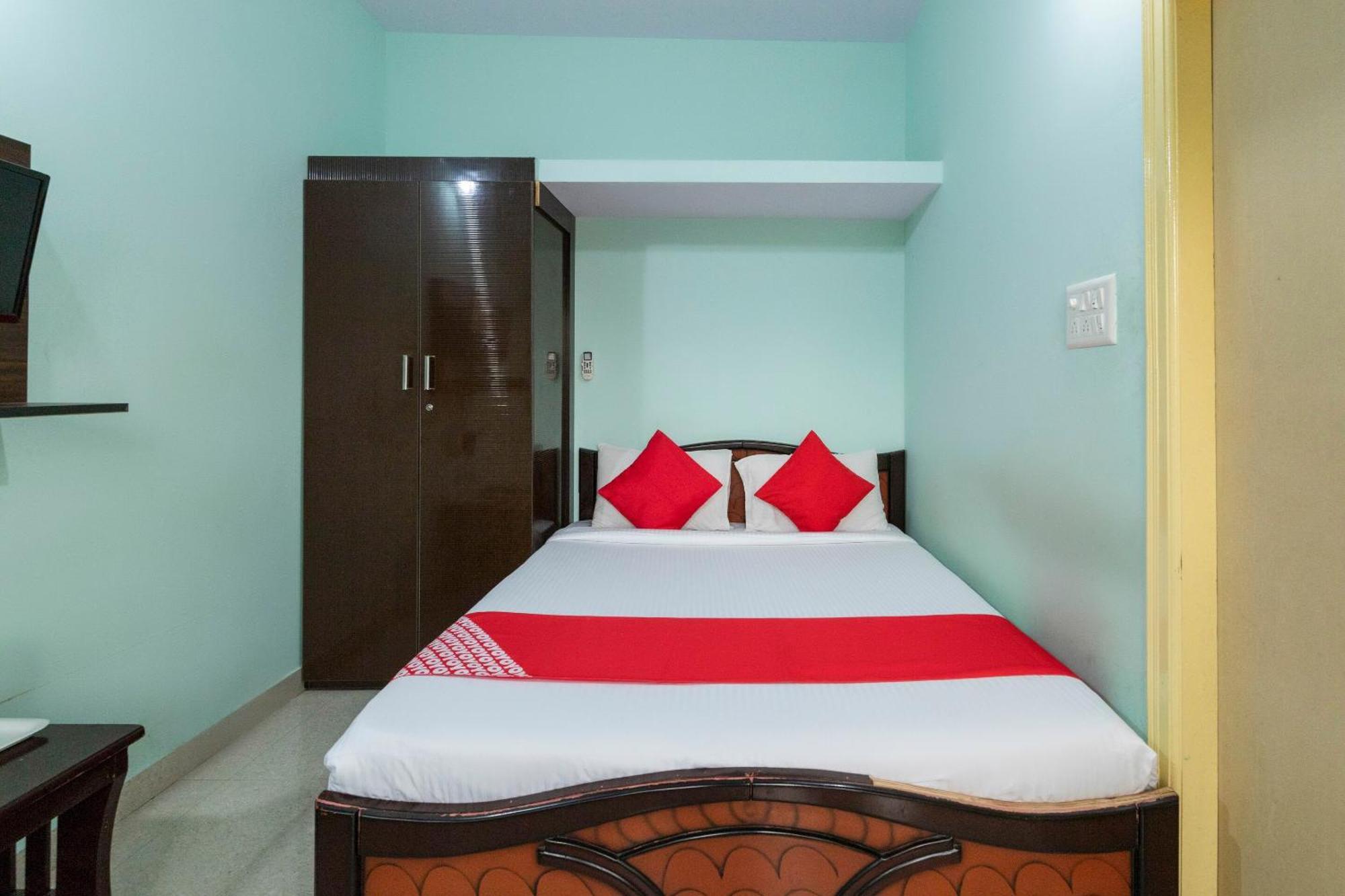 Hotel Oyo Ramana Near Hare Krishna Hill 3*