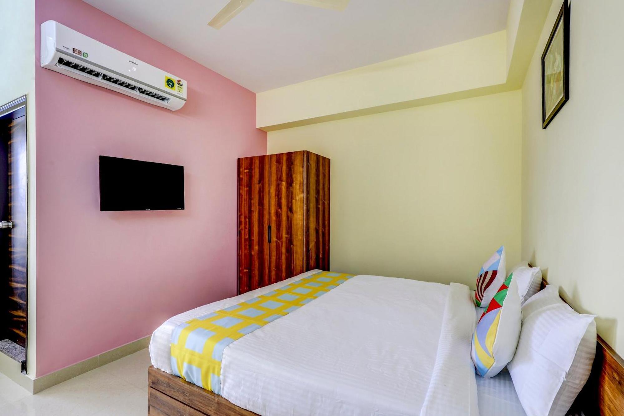 Hotel Oyo Capital O Swayamkrushi Arcade 3*