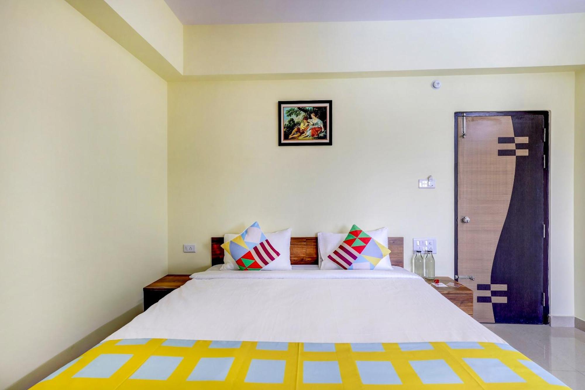 Oyo Capital O Swayamkrushi Arcade 3*