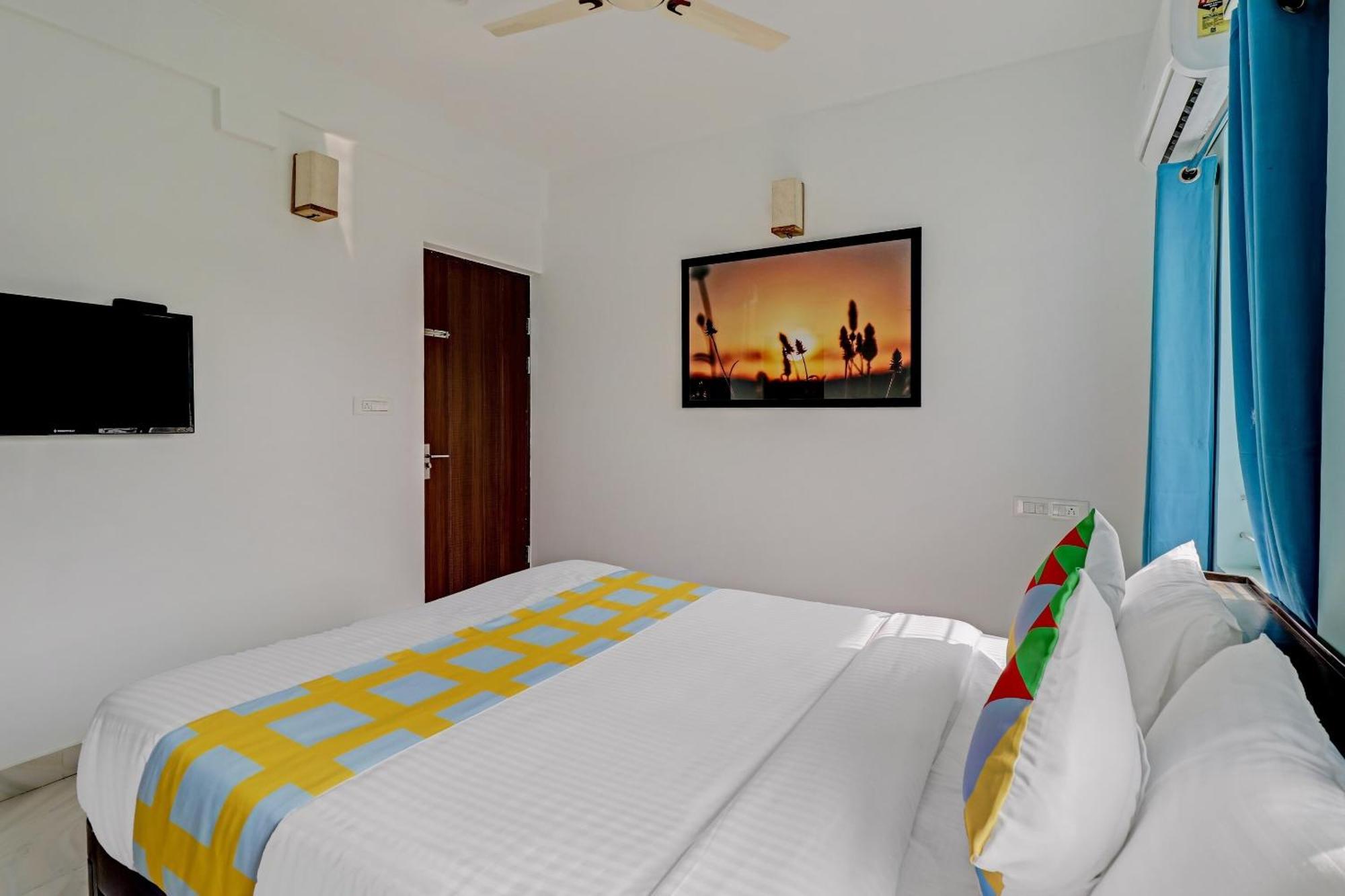O Nr Royal Hotel 3*