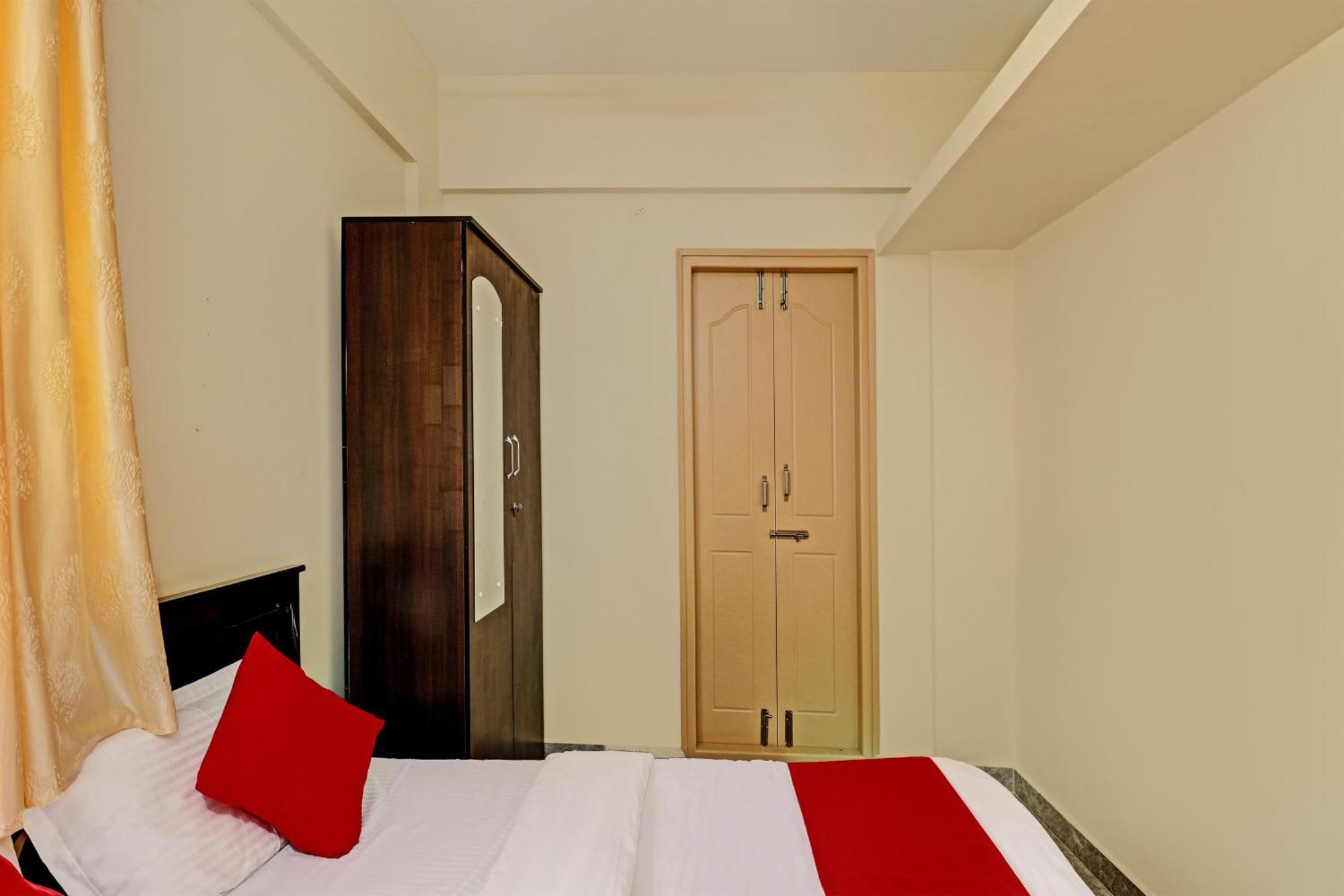 Hotel Manyata Service