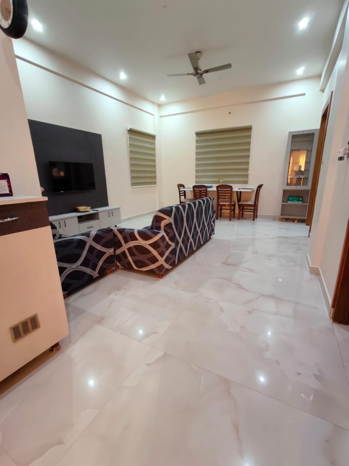 2 Bedroom Near Vijayanagar, Apartment *