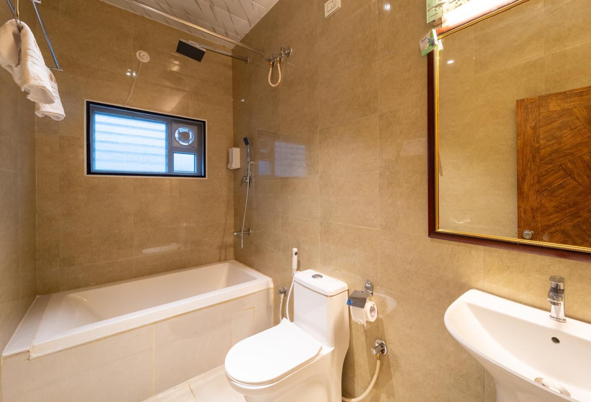 Seasons Suites-hbr *