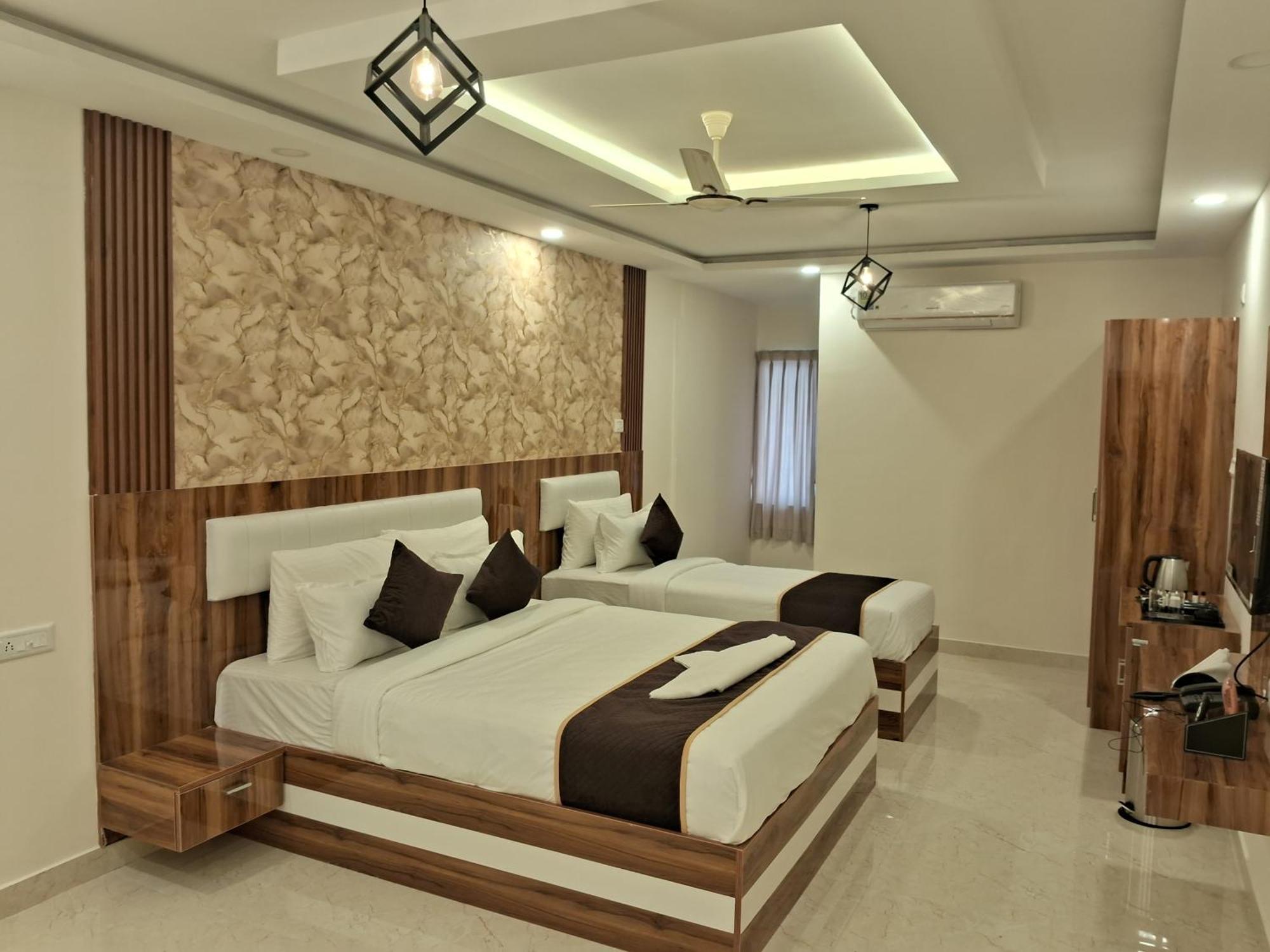 Hotel Orchid 3*