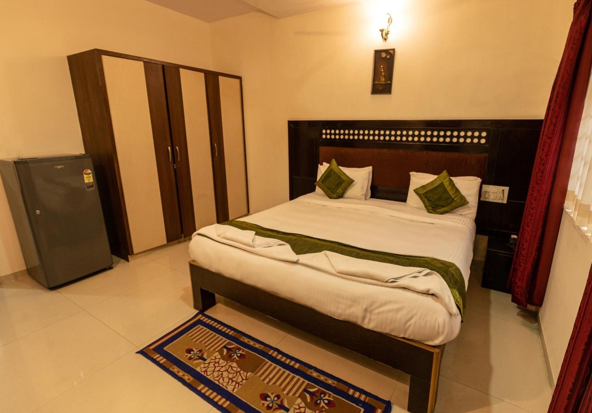 Apartment Seasons Koramangala *