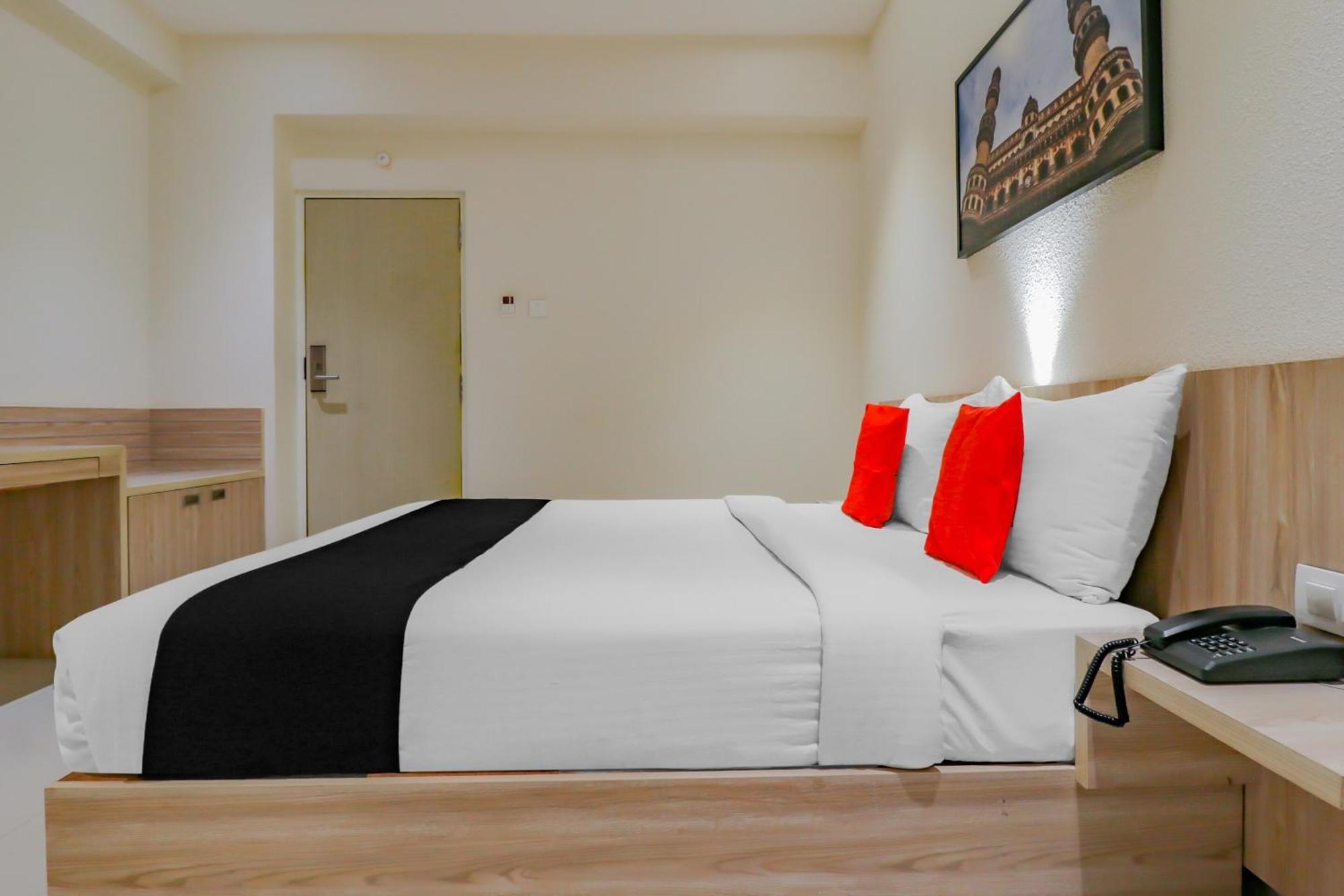 Capital O Royal Keys Near Brookfield Mall, Aecs Layout Hotel 3*