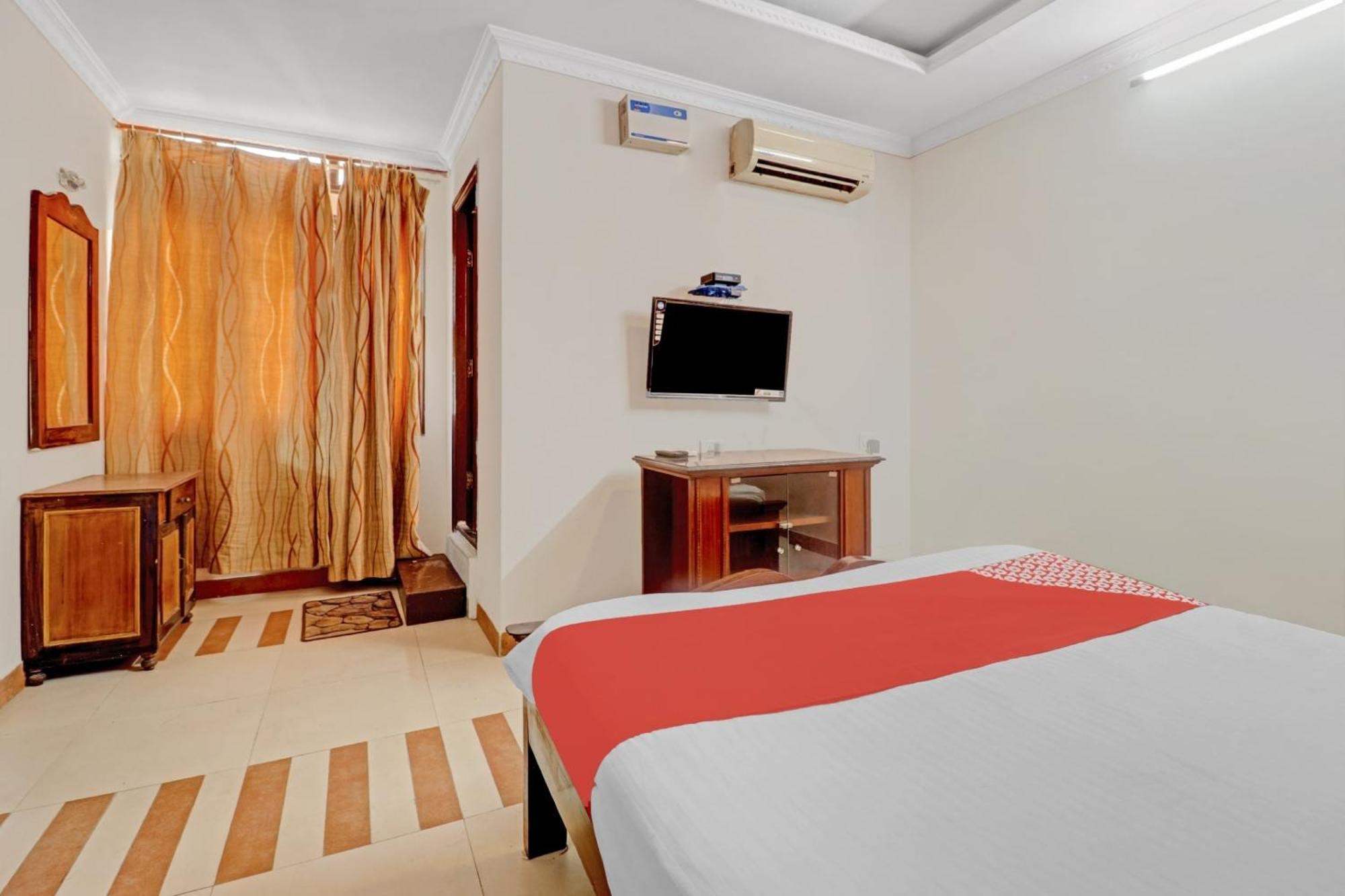 Hotel O Royal Grand Residency Near Lalbagh Botanical Garden