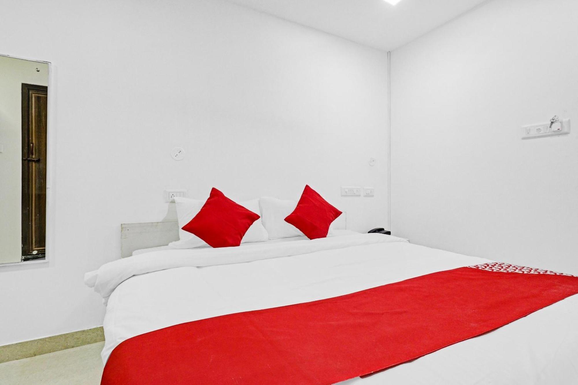 Hotel Oyo Maple In Bangalore