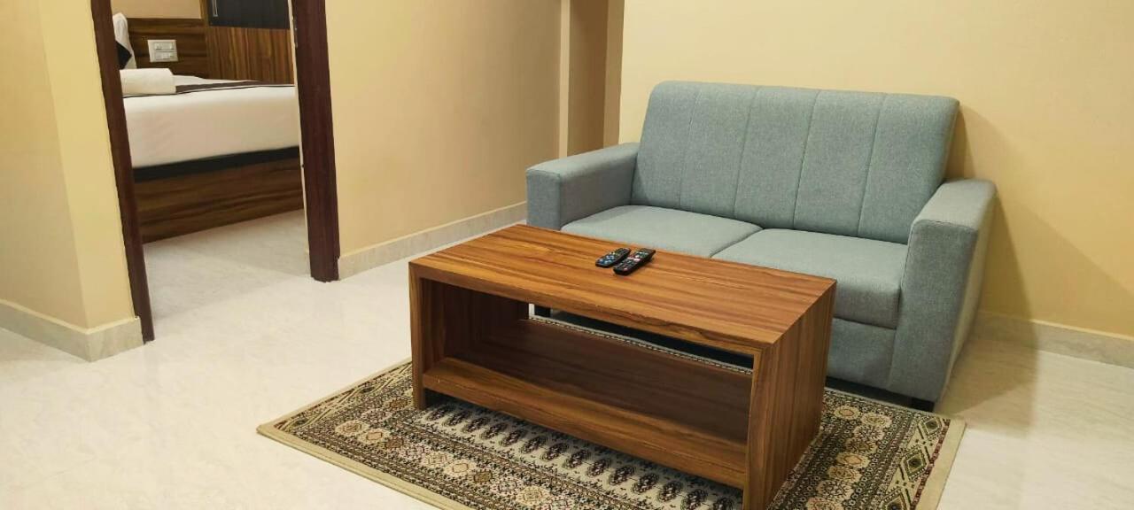 Golden Chariot 1bhk Flat Manyata Tech Park Hotel Bangalore