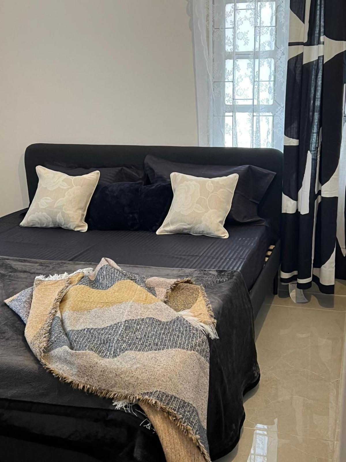 Cozy 1bhk Near Mg Road-koramangala Bangalore