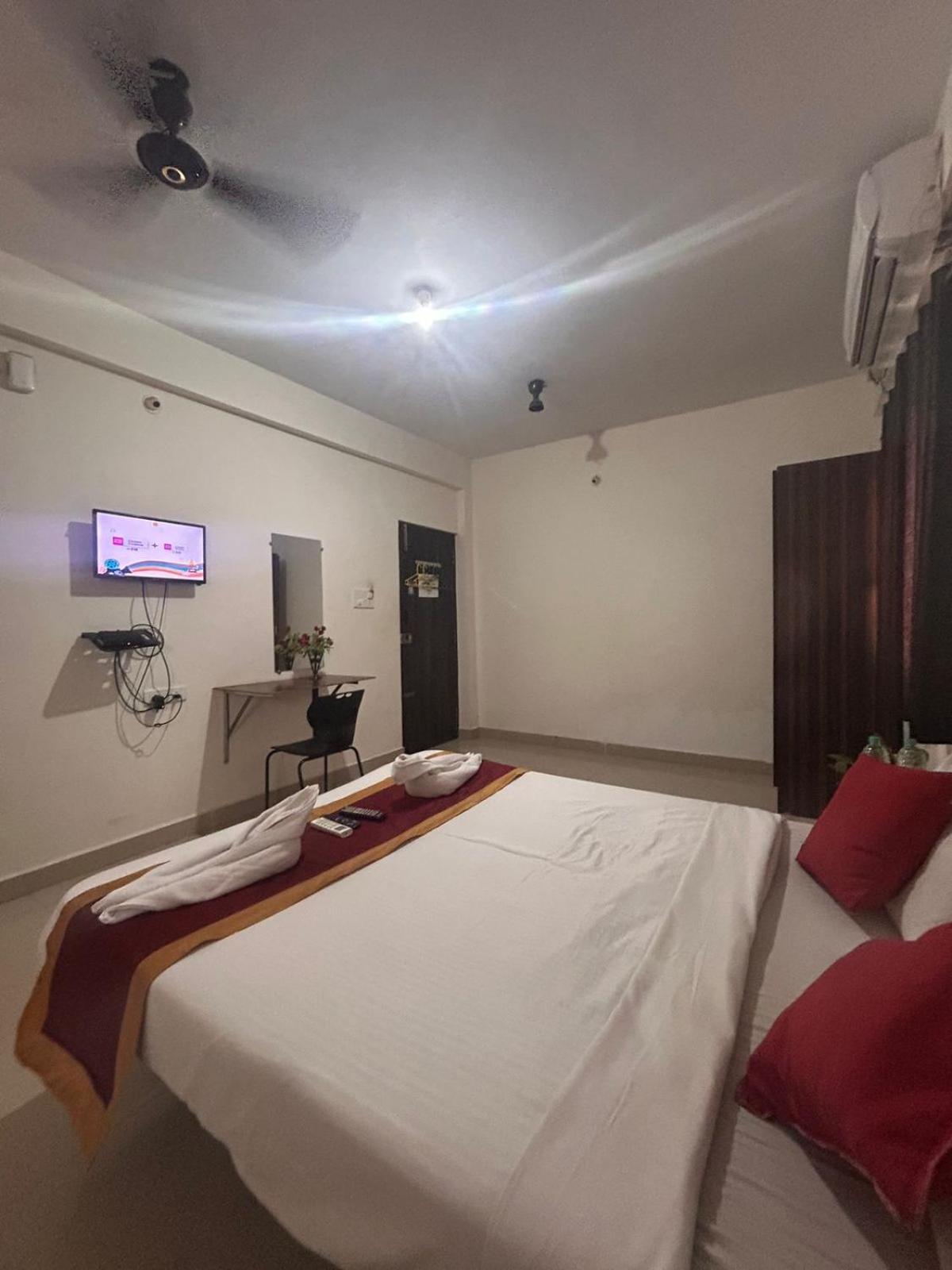 Hotel Prakrathi Residency