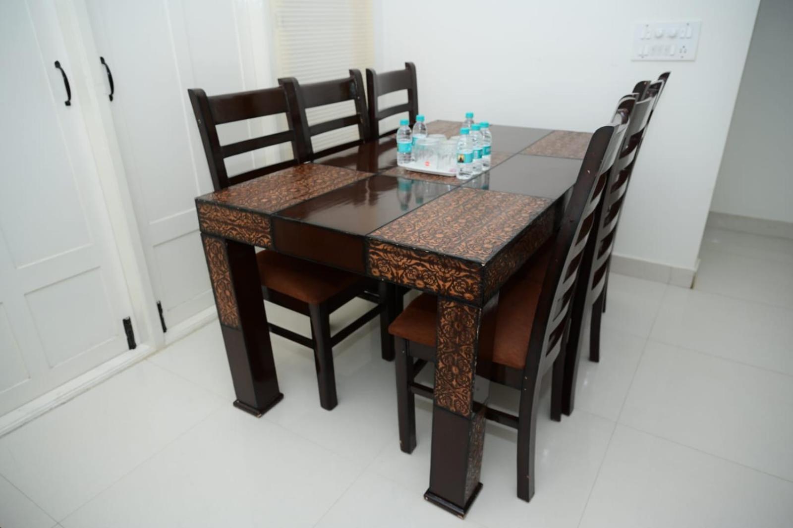 Windfall Service Apartment *
