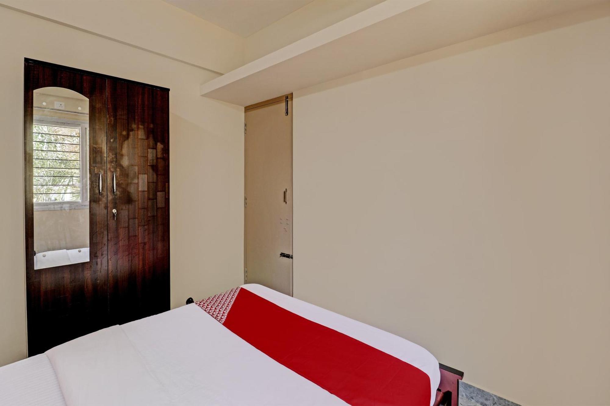 Hotel Manyata Service 4*