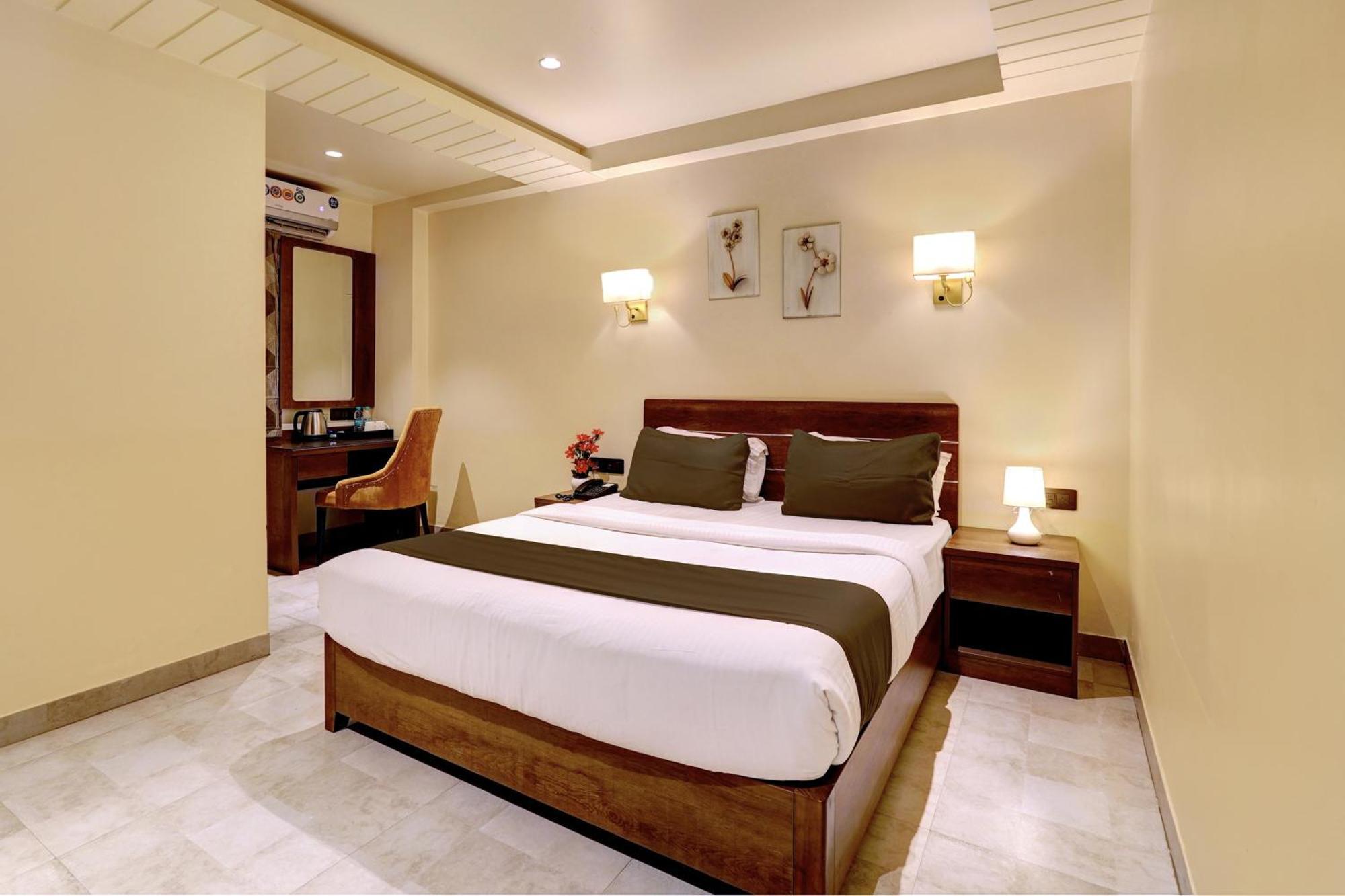Hotel Super Townhouse Oak Clove Boutique Rajaji Nagar Near Lulu Mall 4*