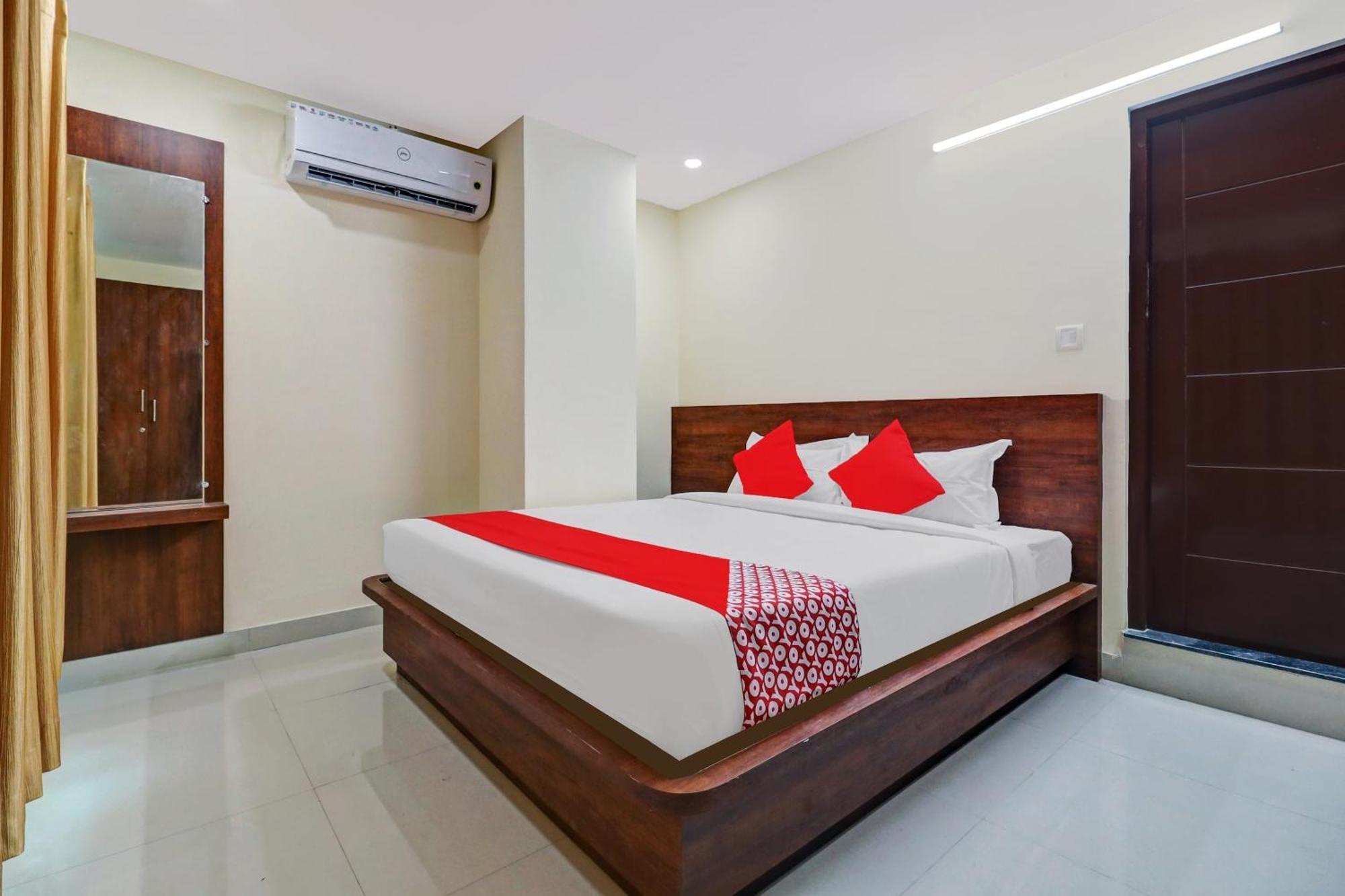 Hotel Super O Silver House Near Mantri Square Mall 3*