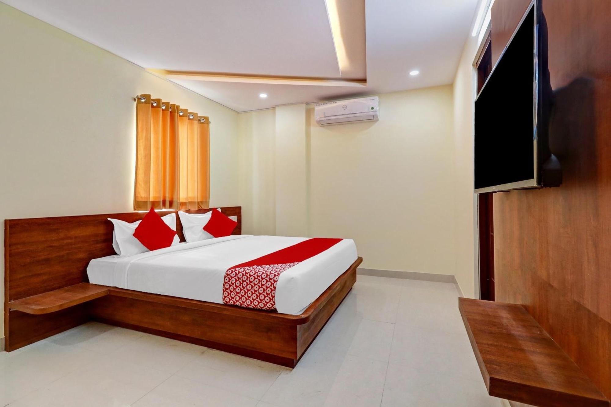 Hotel Super O Silver House Near Mantri Square Mall 3*