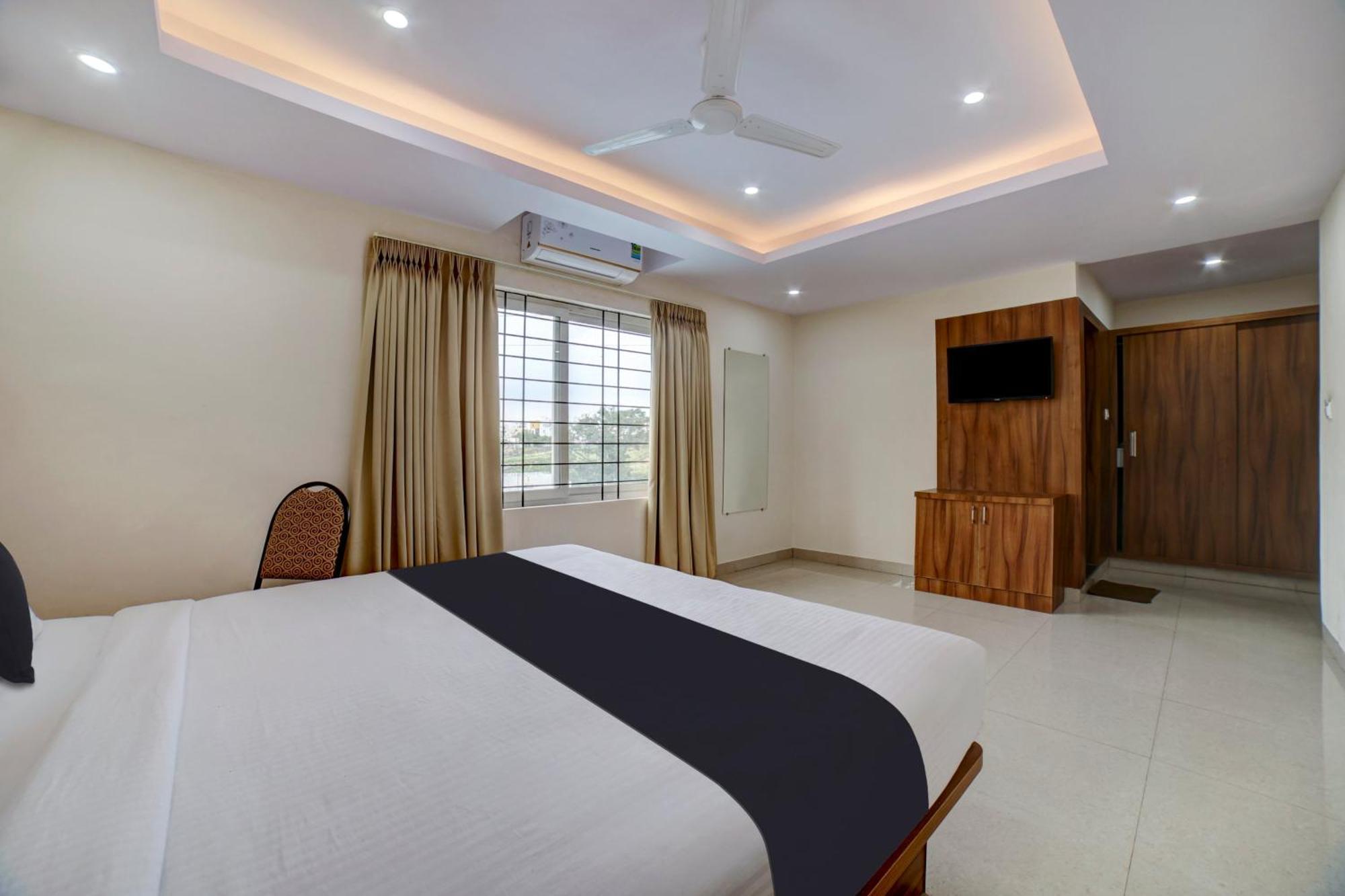 Townhouse Oak Ess Jay 4* Bangalore