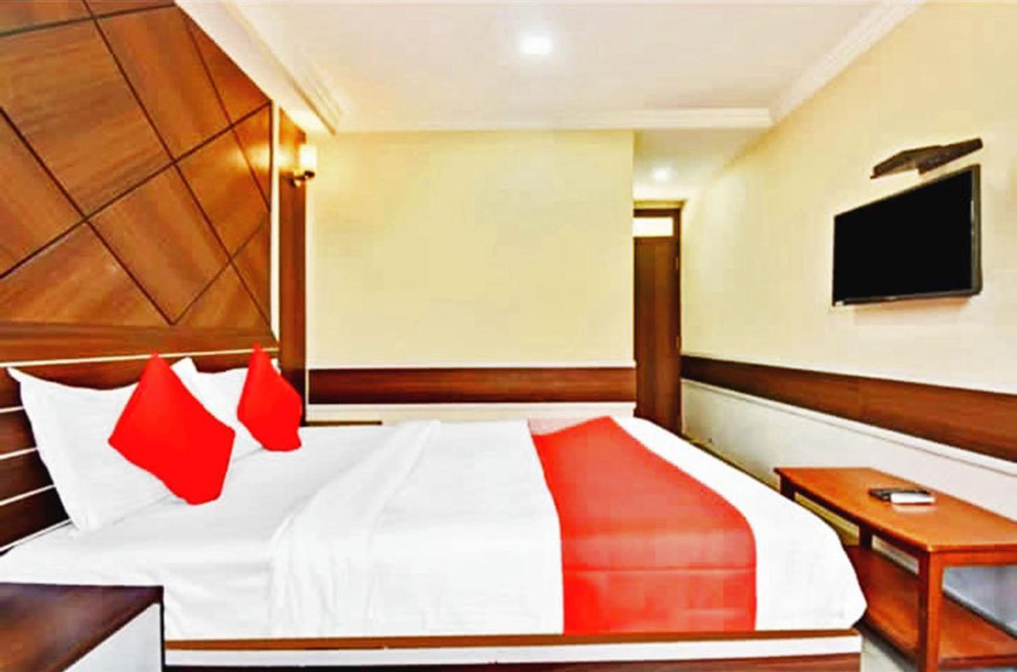Sri Sai Comforts Near Majestic Railway Station 2*
