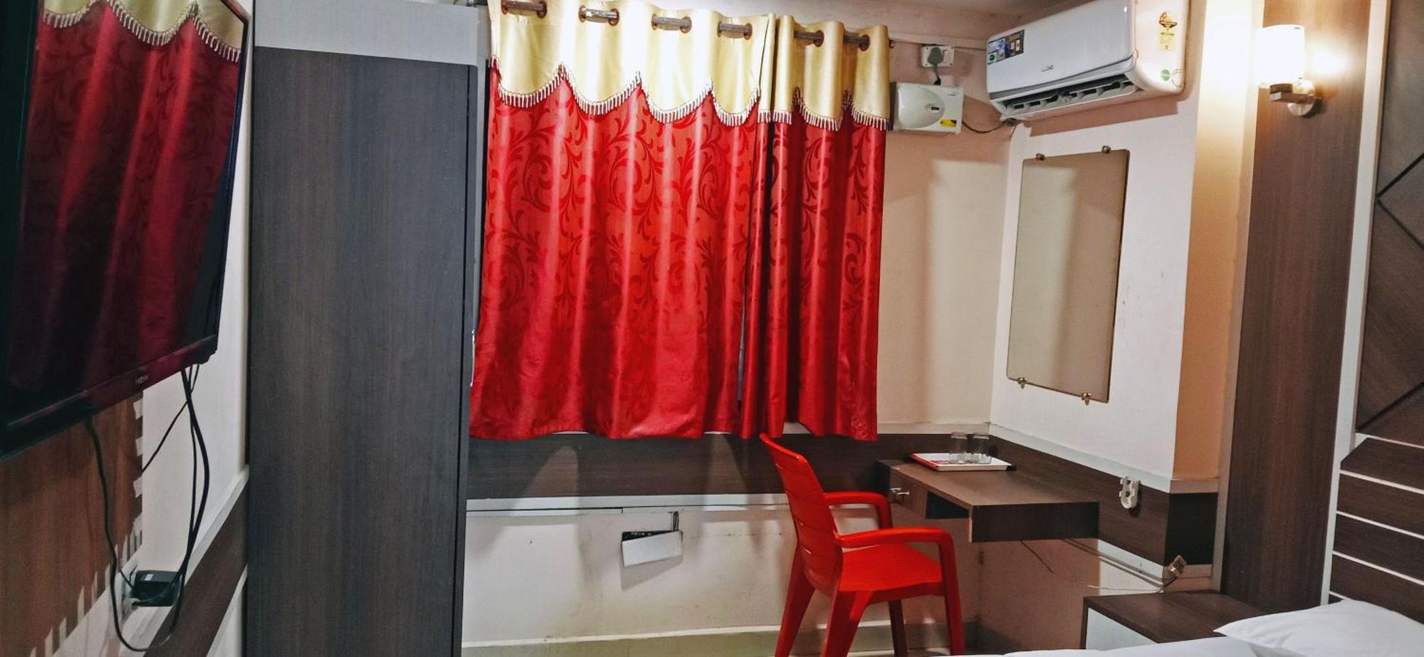Hotel Sri Sai Comforts Near Majestic Railway Station Bangalore