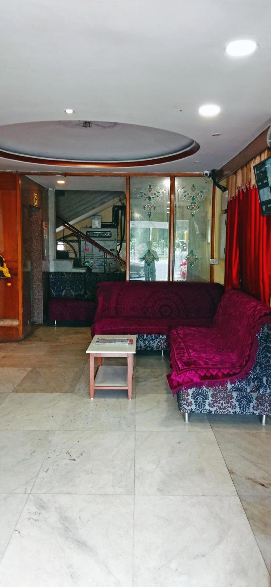 Sri Sai Comforts Near Majestic Railway Station Hotel