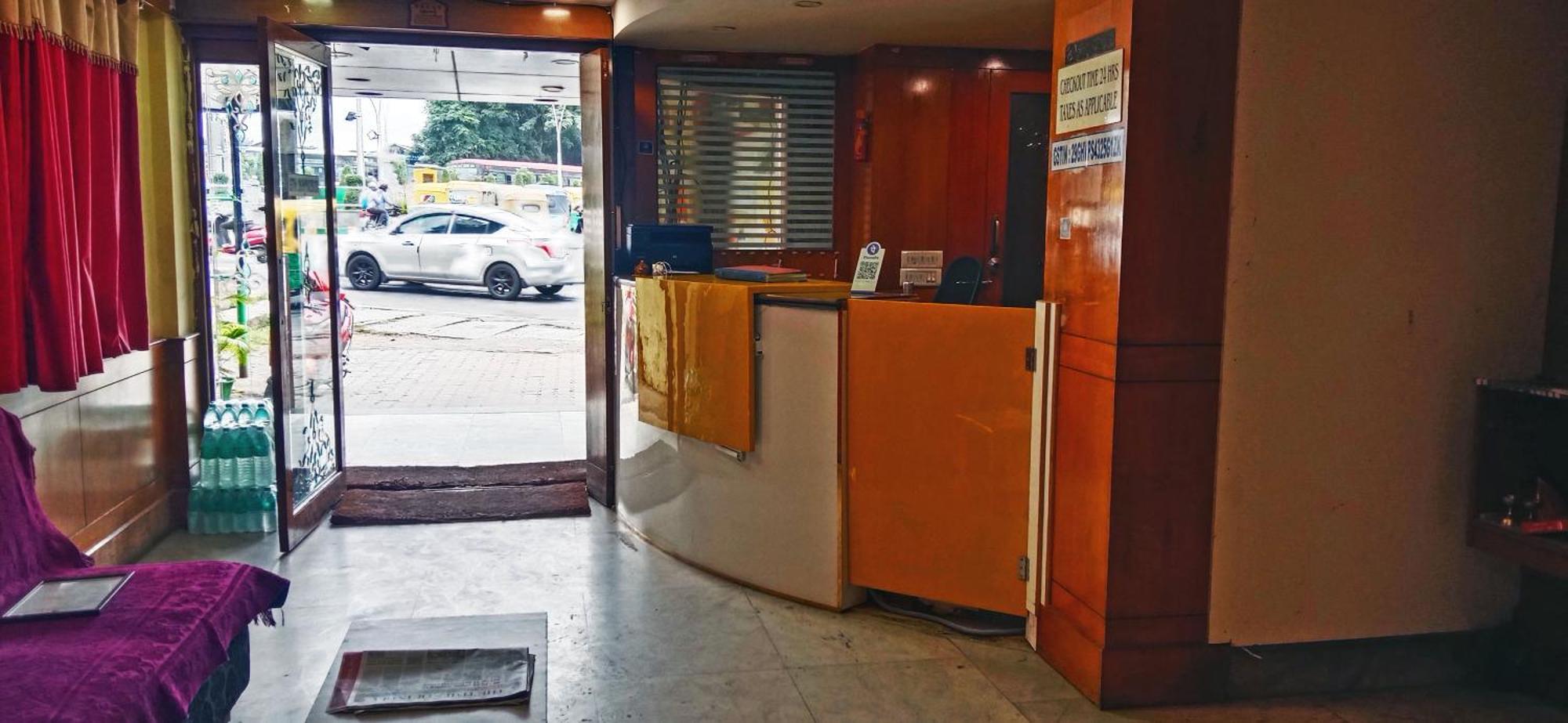 Sri Sai Comforts Near Majestic Railway Station Hotel