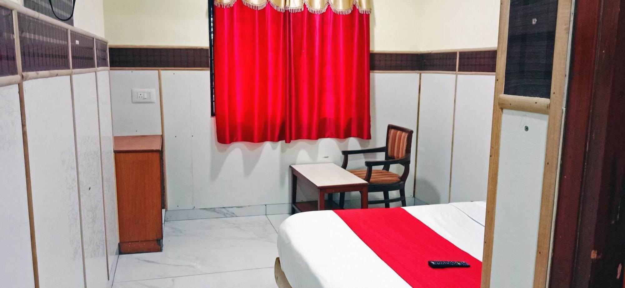 Hotel Sri Sai Comforts Near Majestic Railway Station