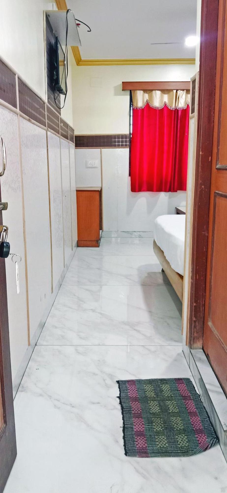 Sri Sai Comforts Near Majestic Railway Station 2*